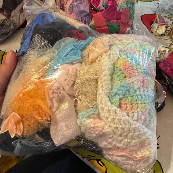 Vintage Barbie Style Dolls Clothes Gallon Size Bag 
 large lot - Picture 4 of 4